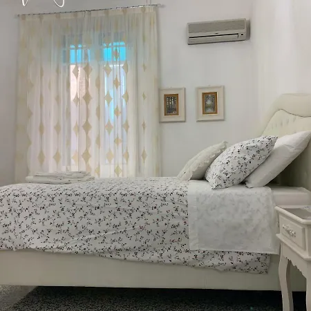 Apartment Temporary House Oberdan *
